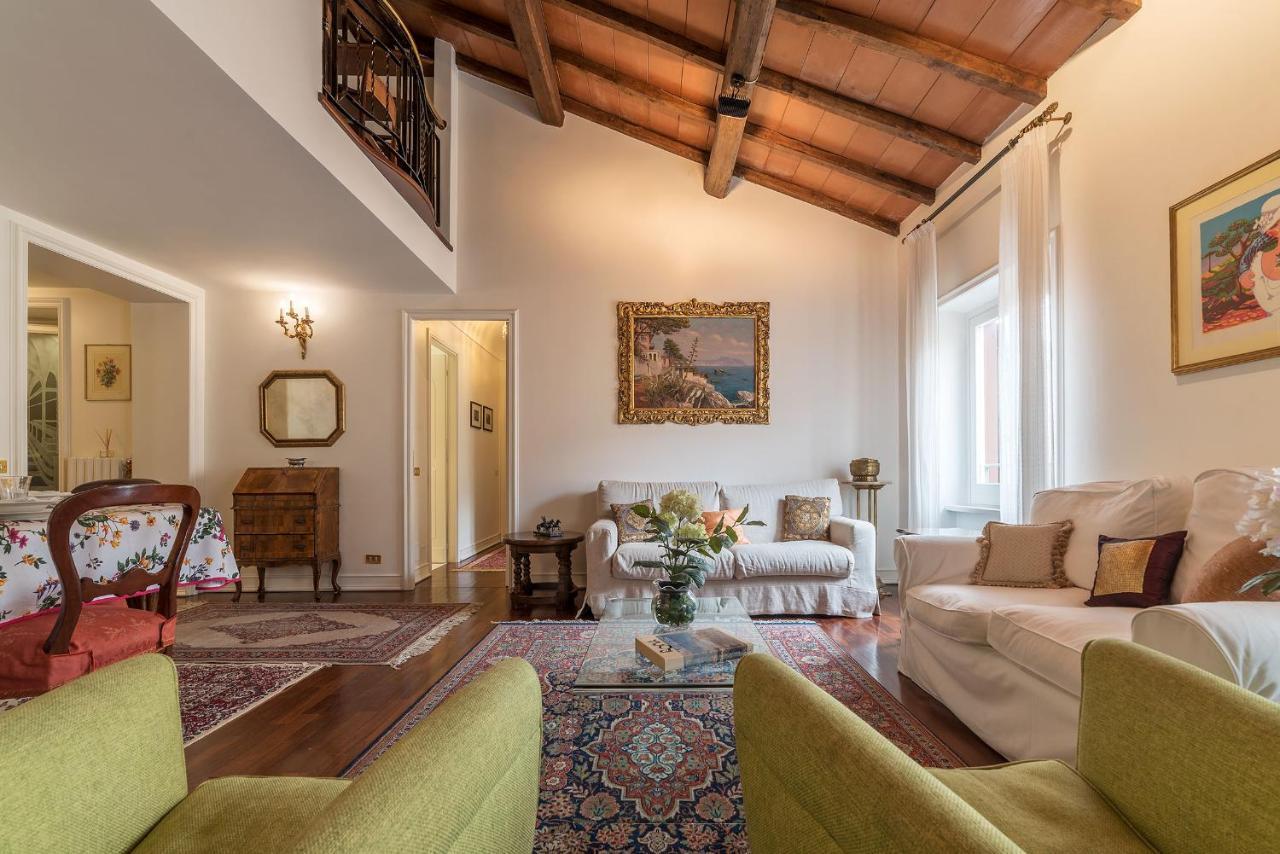 Quiet And Classic On Two Floors, By Trevi Fountain - Fromhometorome Appartement Rome