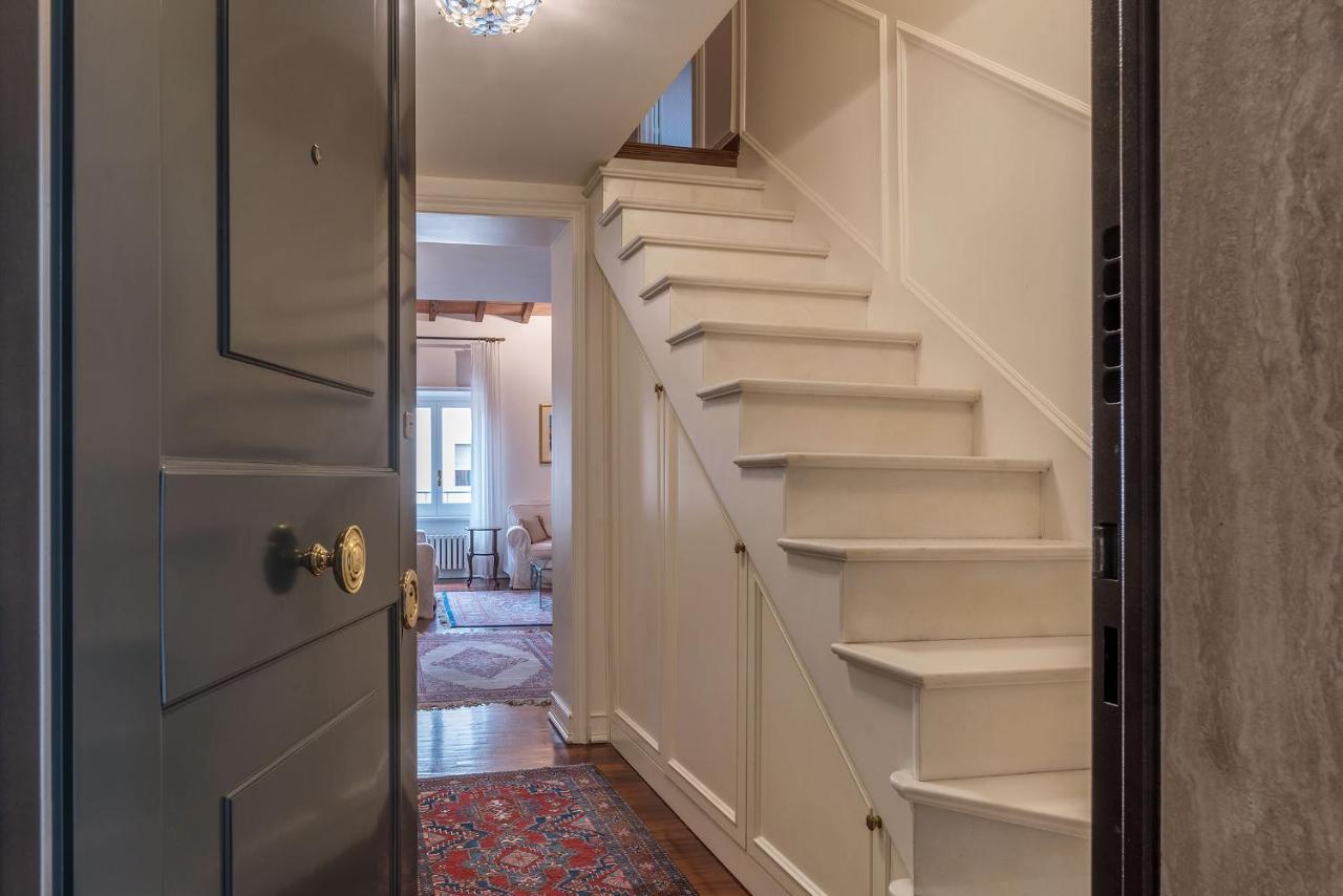 Appartement Quiet And Classic On Two Floors, By Trevi Fountain - Fromhometorome