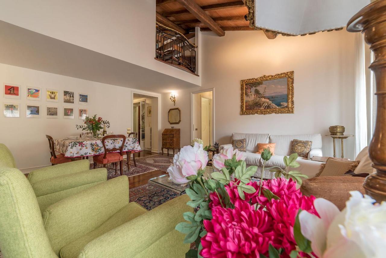 Quiet And Classic On Two Floors, By Trevi Fountain - Fromhometorome Appartement *